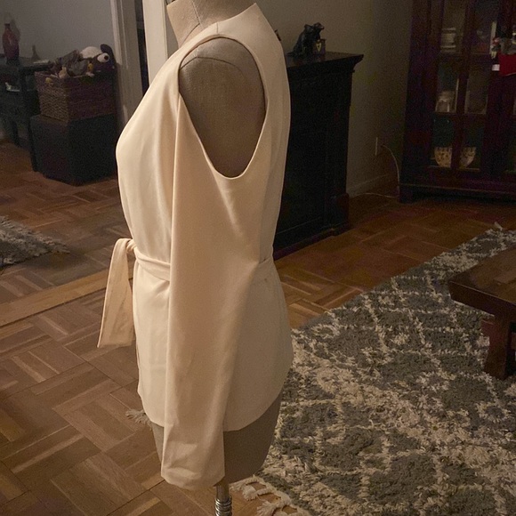 Vintage Lavish Alice from Neiman Marcus gorgeous cream blazer w/ cold shoulders - Picture 5 of 9